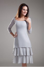 Chiffon Scoop Knee Length Dress with Three-quarter Sleeves