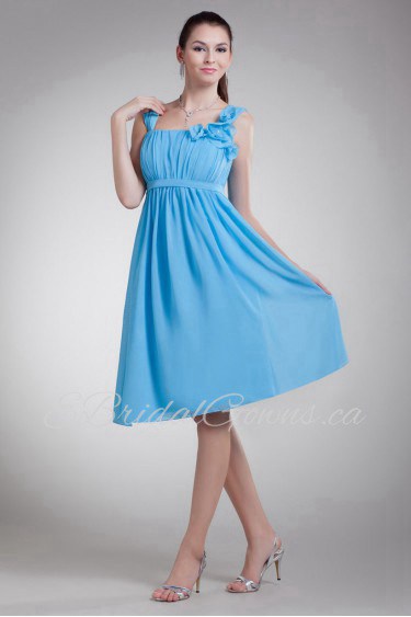 Chiffon Straps Knee Length Dress with Hand-made Flowers