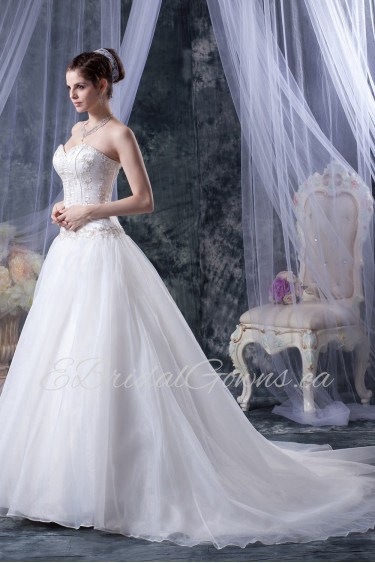 Yarn Sweetheart Ball Gown