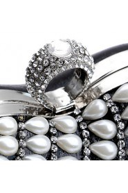 Women Heart shaped Pearl Diamonds Evening Bag