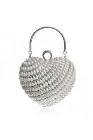 Women Heart shaped Pearl Diamonds Evening Bag