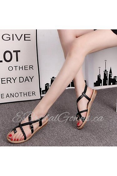 Women's Shoes Beach Patent Leather Flat Heel Toe Ring / Comfort Sandals Outdoor / Casual Black / White