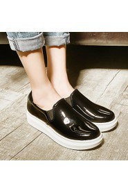 Women's Shoes Patent Leather Low Heel Round Toe/Closed Toe Fashion Sneakers Office & Career/Casual Black/Pink/White