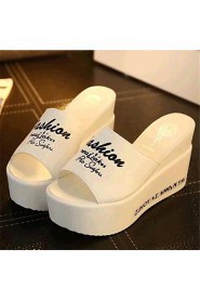 Women's Shoes Leatherette Wedge Heel Wedges Sandals / Slippers Outdoor / Casual Black / White