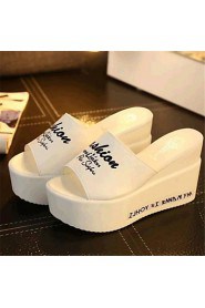 Women's Shoes Leatherette Wedge Heel Wedges Sandals / Slippers Outdoor / Casual Black / White