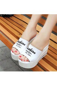 Women's Shoes Leatherette Wedge Heel Wedges Sandals / Slippers Outdoor / Casual Black / White