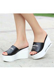 Women's Shoes Leatherette Wedge Heel Wedges Sandals / Slippers Outdoor / Casual Black / White