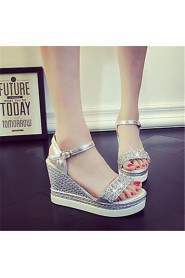 Women's Shoes Synthetic Wedge Heel Wedges / Peep Toe Sandals Party & Evening / Casual Silver / Gold