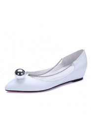 Women's Shoes Patent Leather / Calf Hair Flat Heel Pointed Toe Flats Office & Career / Dress / Casual Black / White