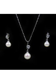 14k White Gold White 7.5 - 8mm FW Pearl Necklace And Earrings Set