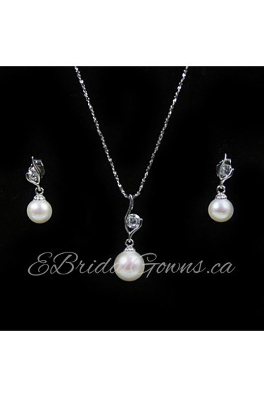 14k White Gold White 7.5 - 8mm FW Pearl Necklace And Earrings Set