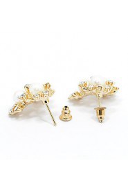 Lady's Pearl Crystal 18K Gold Plated Stud Earrings