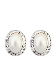 Europe And America Elegant Women Oval Simulated Pearl Pierced Alloy Stud Earrings