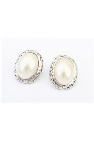 Europe And America Elegant Women Oval Simulated Pearl Pierced Alloy Stud Earrings