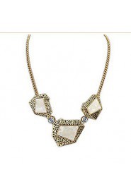 Fashionable Vintage Irregular Geometry Big Pendant Short Chain Necklace Female Popular Party Accessories