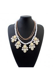 Low Price Elegant Resin Flower Crystal Pendant Bubble Choker Chunky Statement Bib Necklace