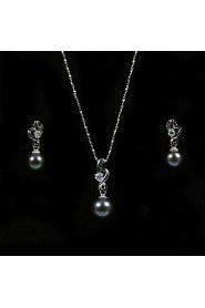 Gorgeous 14K/20 Black 7.5 - 8mm Freshwater Pearl Necklace And Earrings Set