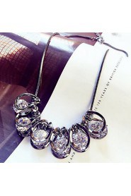 Luxury Brand Crystal Flower Necklace Gold Plated Chain Choker Statement Necklaces Pendants Rhinestone