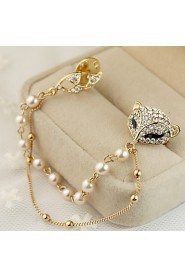 Pearl Fox Brooch (1Pc)