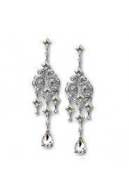 Gold Chandelier Bridal Earrings feature exquisite Vintage Drop Earrings CZ Crystal Diamond Earring For Wedding Bridal