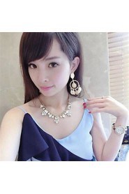 High Quality Brand Head Retro Avatar Gold Earrings For Women Metal Big Circle Coin Pendant Earrings