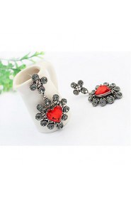 Vintage Women Beautiful Red Rhinestone Heart-shaped Pierced Drop Earrings Fashion Party Weeding Jewelry