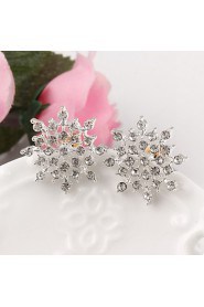 Hollow Snowflake High-grade Silver Gull Diamond Earrings