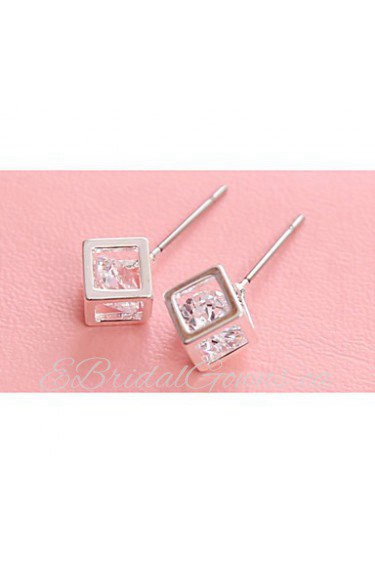 Nice Simple New Design Rhinestone Crystal Square Stud Earrings Piercing Ear Studs for Women Wedding Party Gift