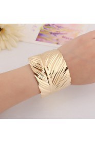 Women's Popular Leaf Alloy Cuff With Bracelet