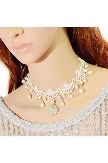 Exquisite Inlay Diamond Flower Necklace