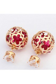 Women's Fine Fashion Hollow-out Flower Pattern Stud Earrings With Rhinestone