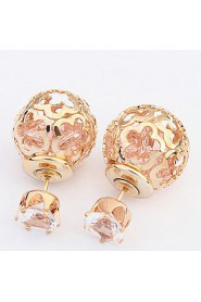 Women's Fine Fashion Hollow-out Flower Pattern Stud Earrings With Rhinestone