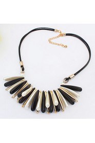 Simple Black And White Beach Style Necklace