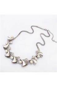 Fashion Horn Inlaid Pearl Necklace