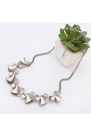 Fashion Horn Inlaid Pearl Necklace