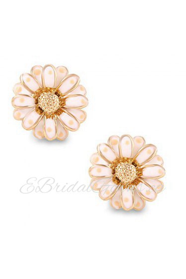 Fashion Elegant Personality Flower Daisy Stud Earrings