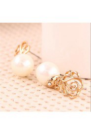 Fashion Personality Hollow Out Flower Pearl Stud Earrings