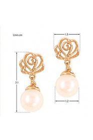 Fashion Personality Hollow Out Flower Pearl Stud Earrings