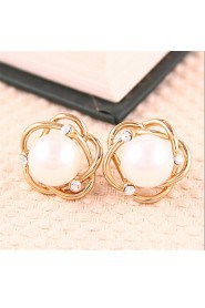 Fashion Elegant Round Pearl Hollow Flower Gold Stud Earrings