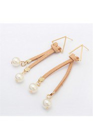 Simple And Stylish Atmosphere Triangle Earrings Pearl Pendant