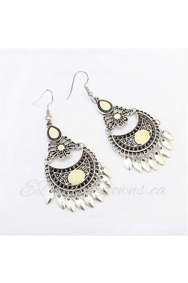 Stylish Atmosphere Crescent Earrings