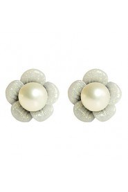 Flower Pattern Pearl Earrings