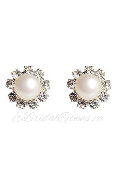 Flower Shaped Pearl Earring with Rhinestone