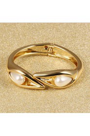 Women's Cuff Bracelet Pearl / 18K Gold Plated Pearl