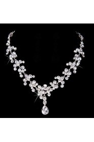 Women's Alloy Wedding/Party Jewelry Set With Rhinestone(Inculding Necklace & Earrings)