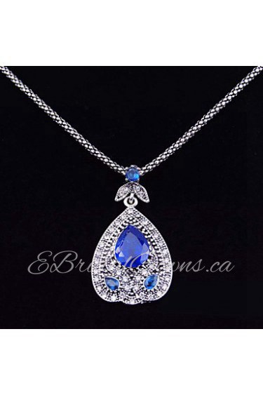 Women's Luxurious Style of Electroplating Alloy Diamond Pendant Necklace