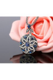 Women's Luxury Fashion Style Six Petal Flower Shaped Alloy Diamond Pendant Necklace