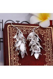 Fashion Leaf Shape Silver Plated Copper Foreign Trade Earring Stud (Silver)(1Pair)