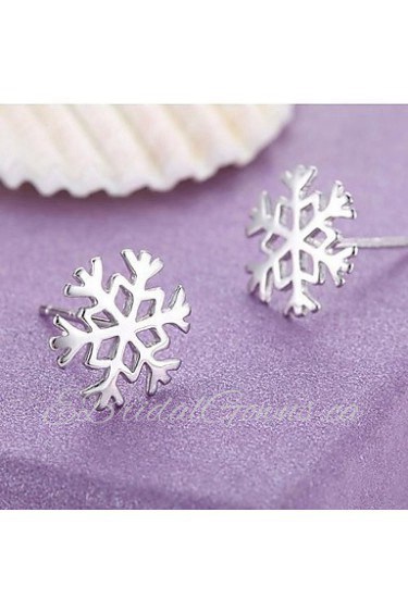 Snowflake Women's Sterling Silver Stud Earrings With Non Stone