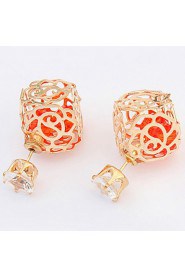 Women's Fine Fashion Hollow-out Flower Pattern Stud Earrings With Rhinestone